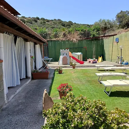 Appartement Elisa Chia 200 M Su Giudeu