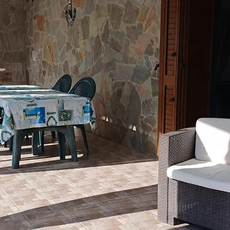 Appartement Elisa Chia 200 M Su Giudeu Domus De Maria