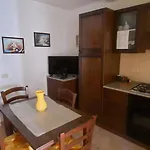 Elisa Chia 200 M Su Giudeu Appartement *