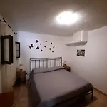 Elisa Chia 200 M Su Giudeu Appartement